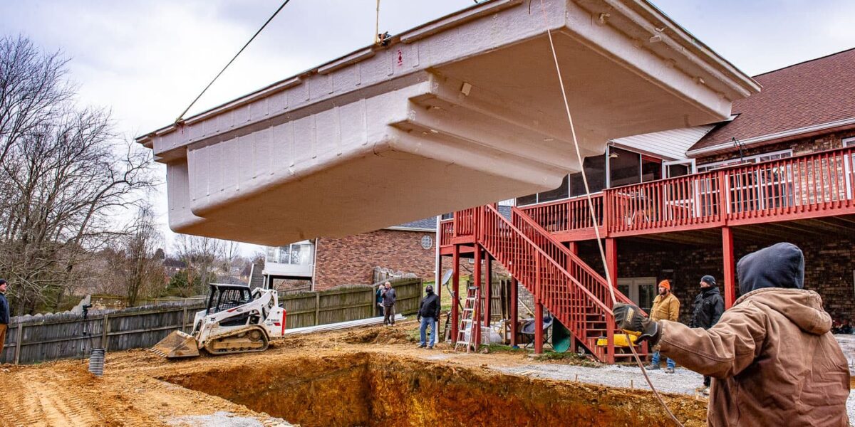 7 Simple Steps of Fiberglass Pool Installation