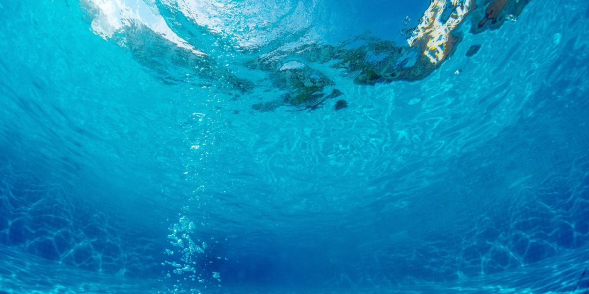 The Benefits of Salt Chlorine Generators for Fiberglass Pools